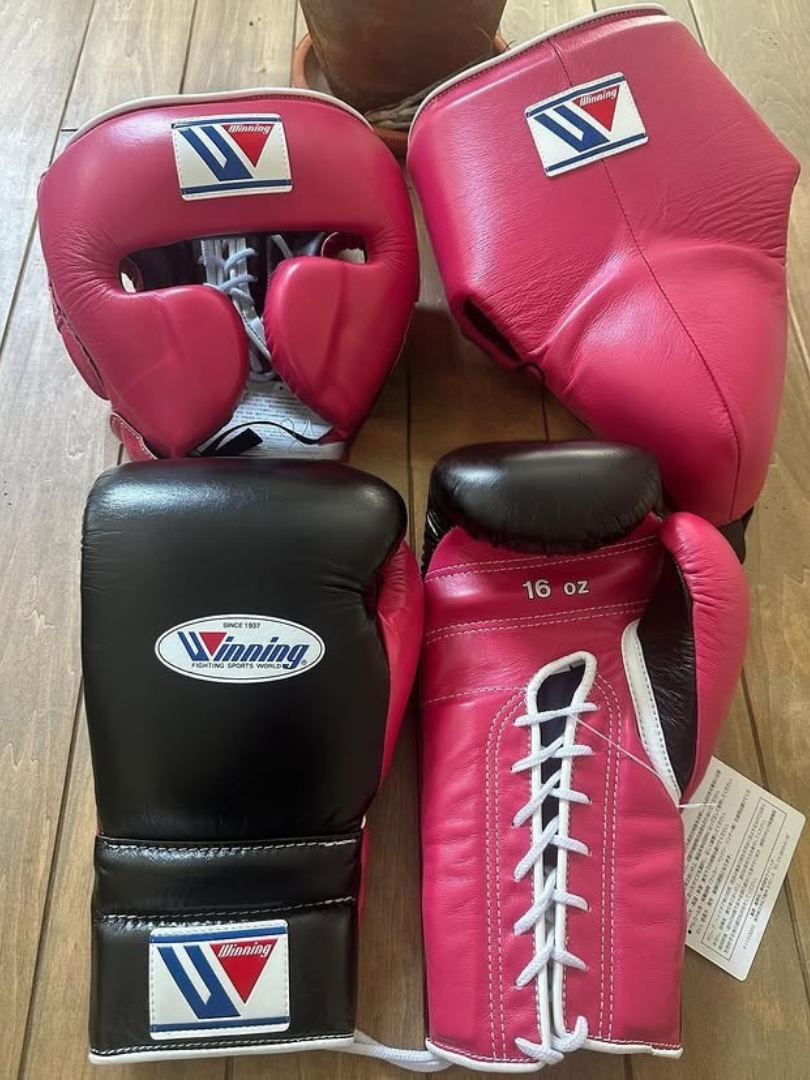 Winning Complete Boxing Set Black/Pink Gloves Headguard Training Bundle