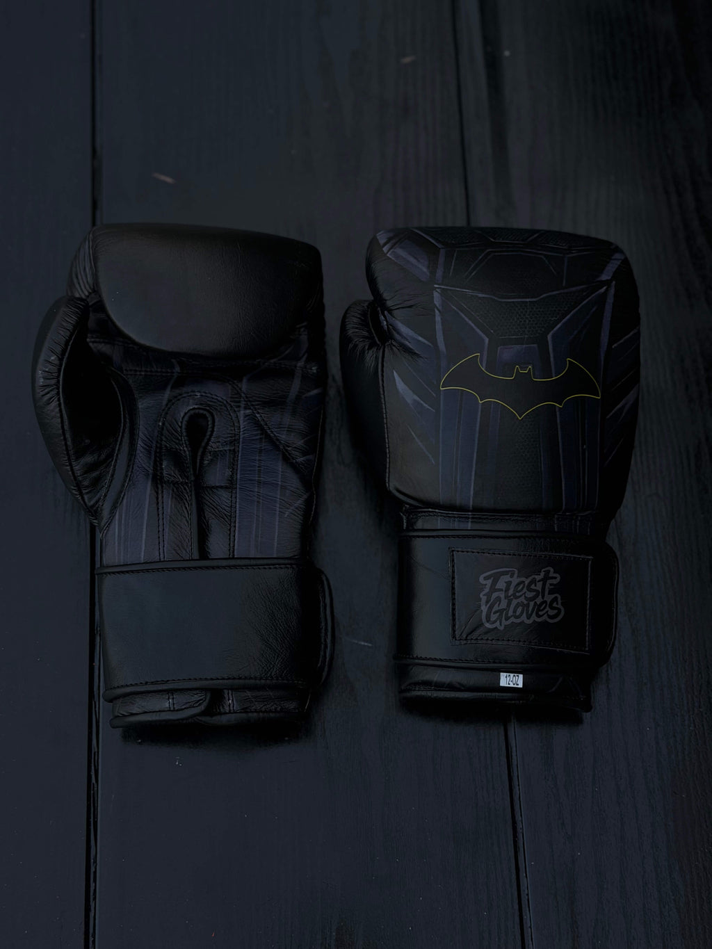 Fiest Boxing Set Winning Style Batman  Black Leather Gloves Front View