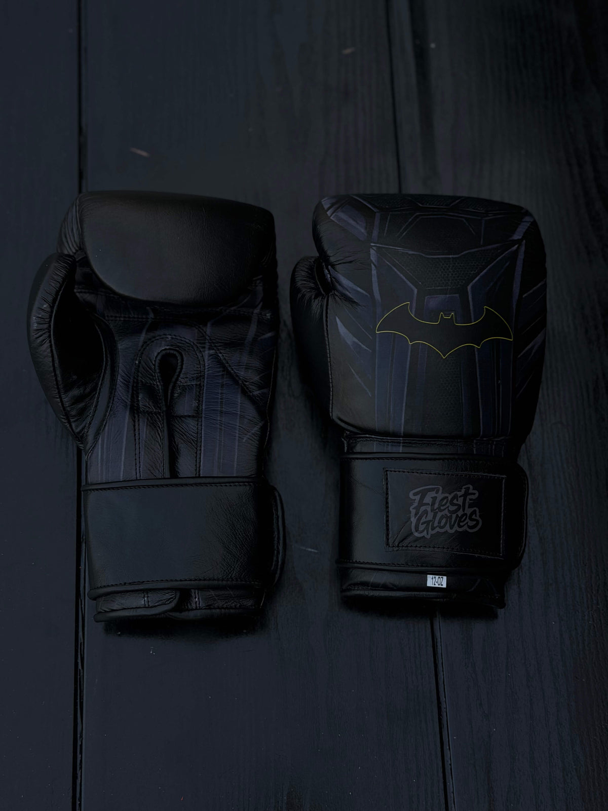 Fiest Boxing Set Winning Style Batman  Black Leather Gloves Front View