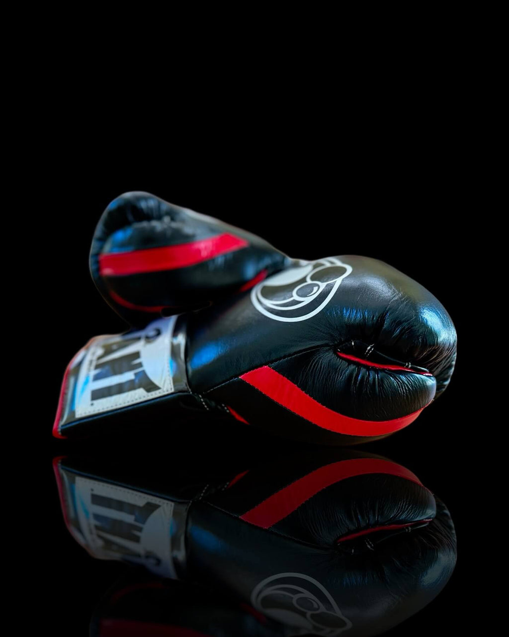 Grant Black/Red Boxing Set Lace-Up Gloves Thumb View