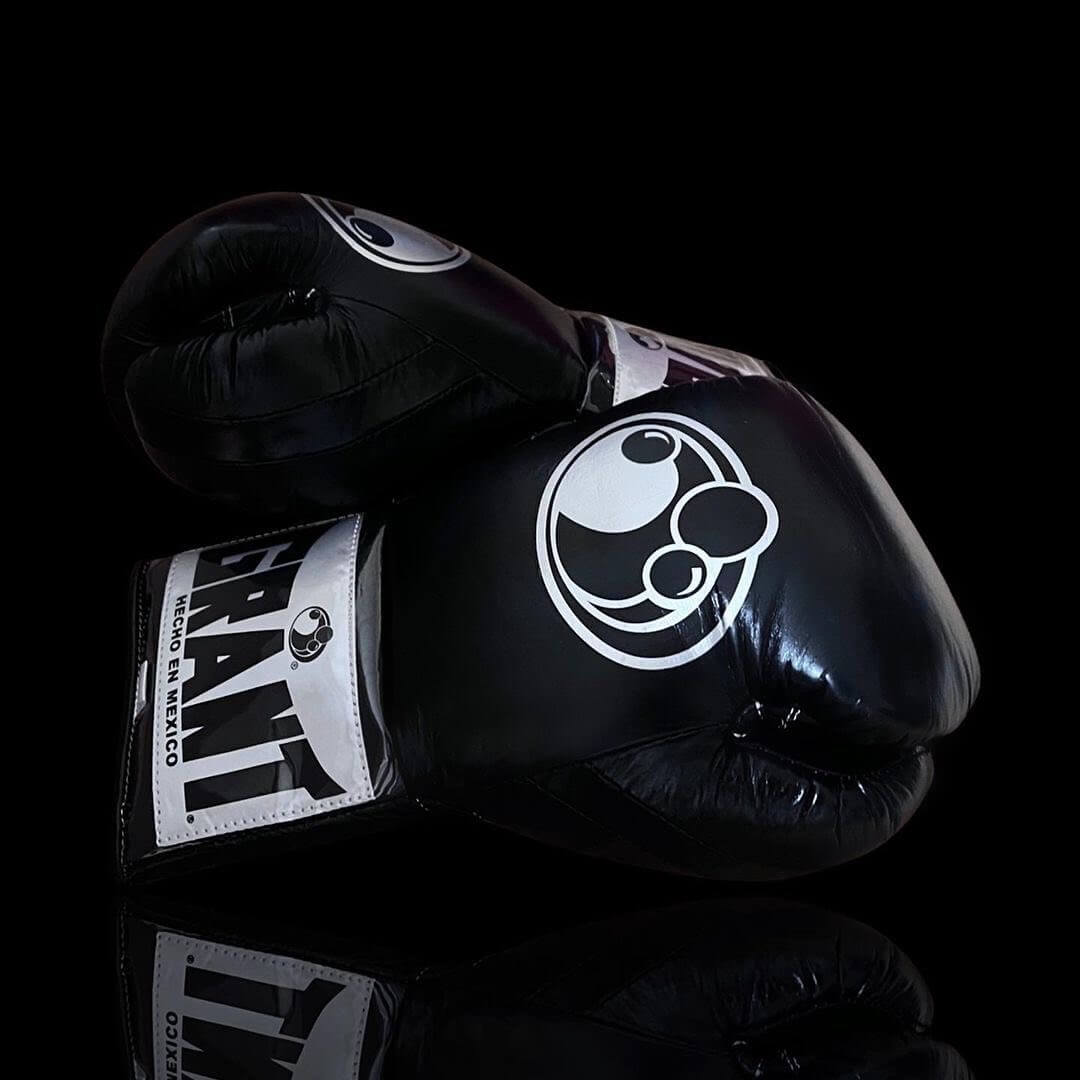 Grant Black Boxing Gloves Fitness Training Gloves Thumb View