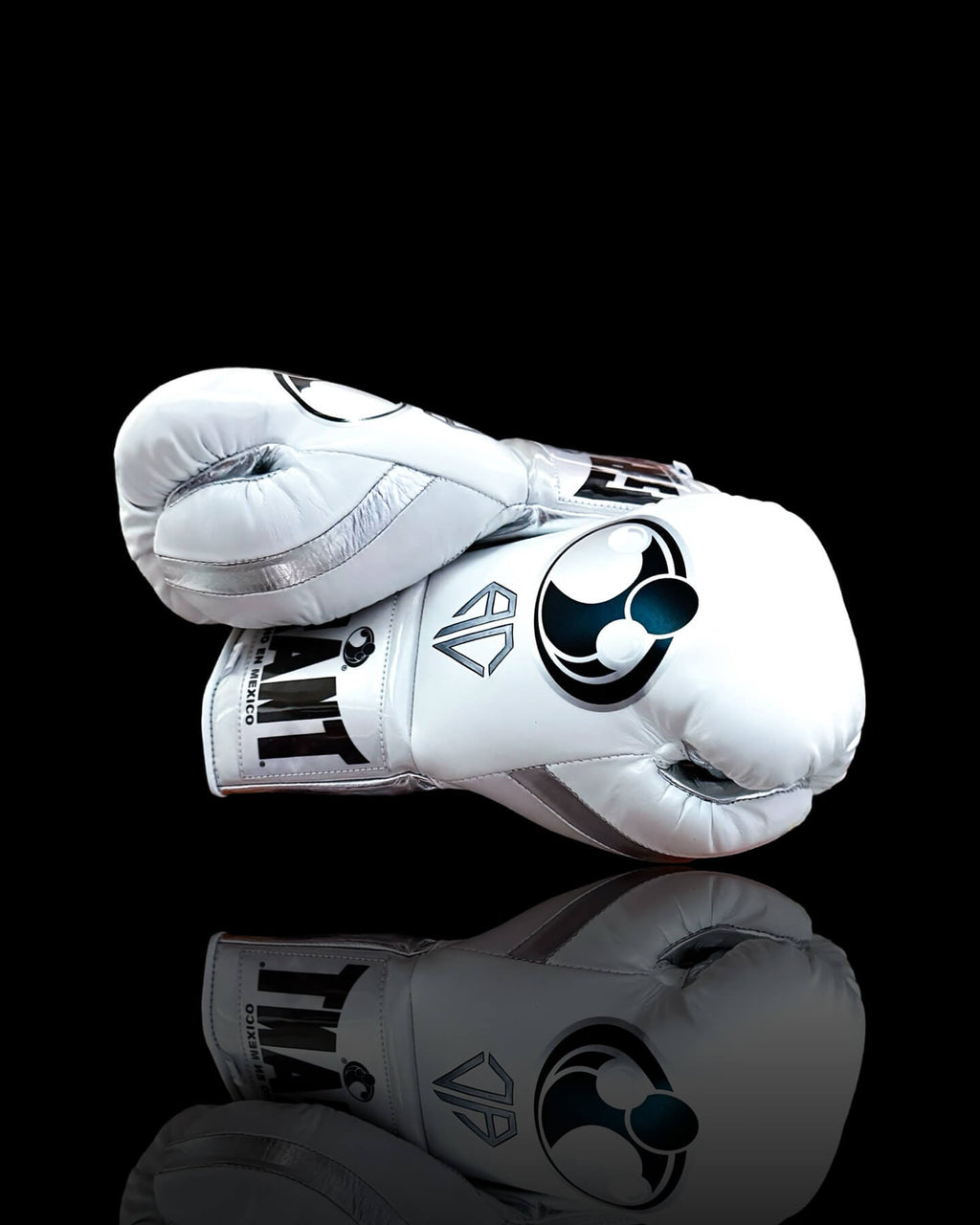Grant White/Silver Leather Boxing Gloves Heavy Duty Training Pair Thumb View