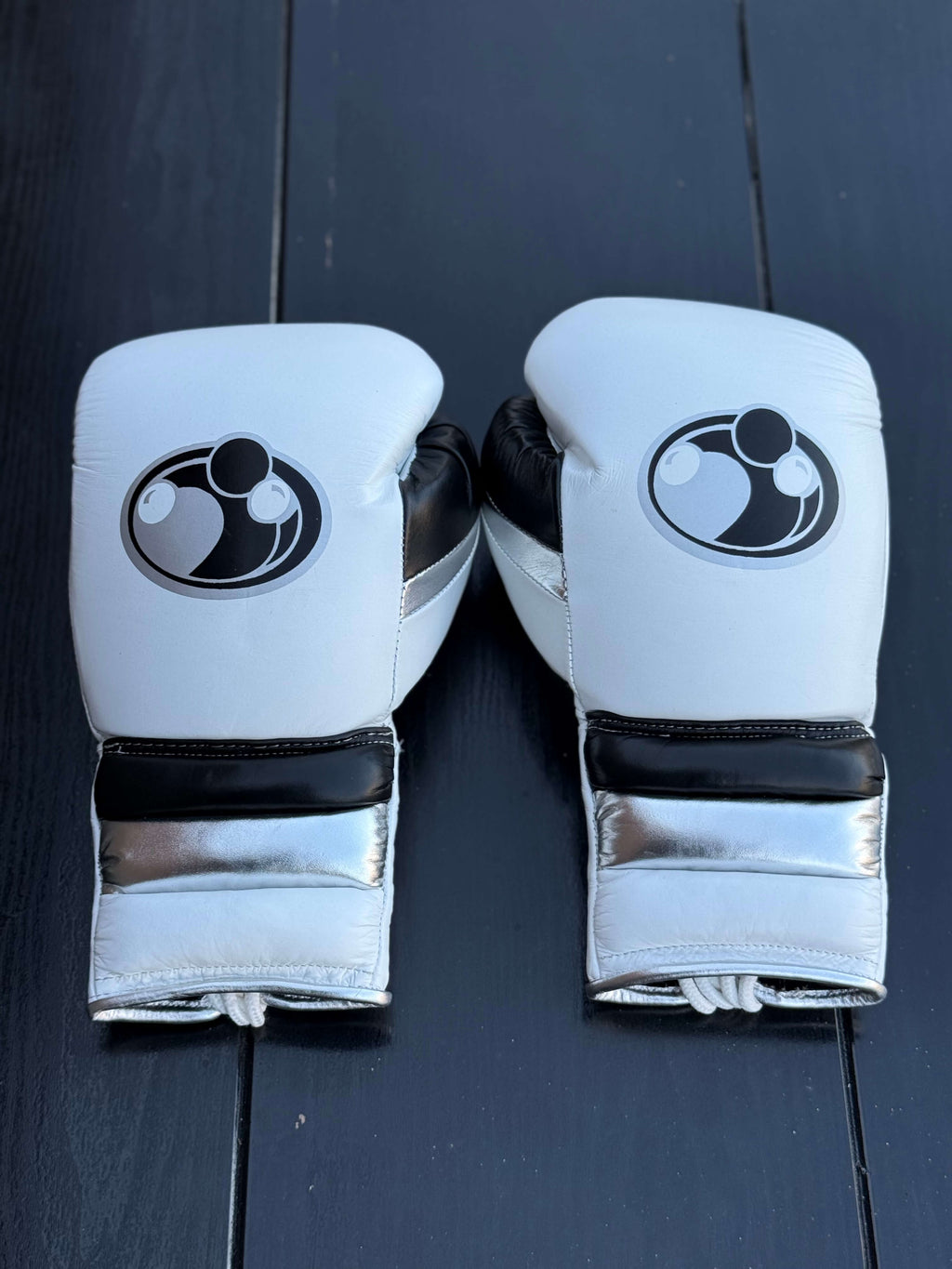 Grant Boxing Sets White/Silver/Black Leather Gloves Back View