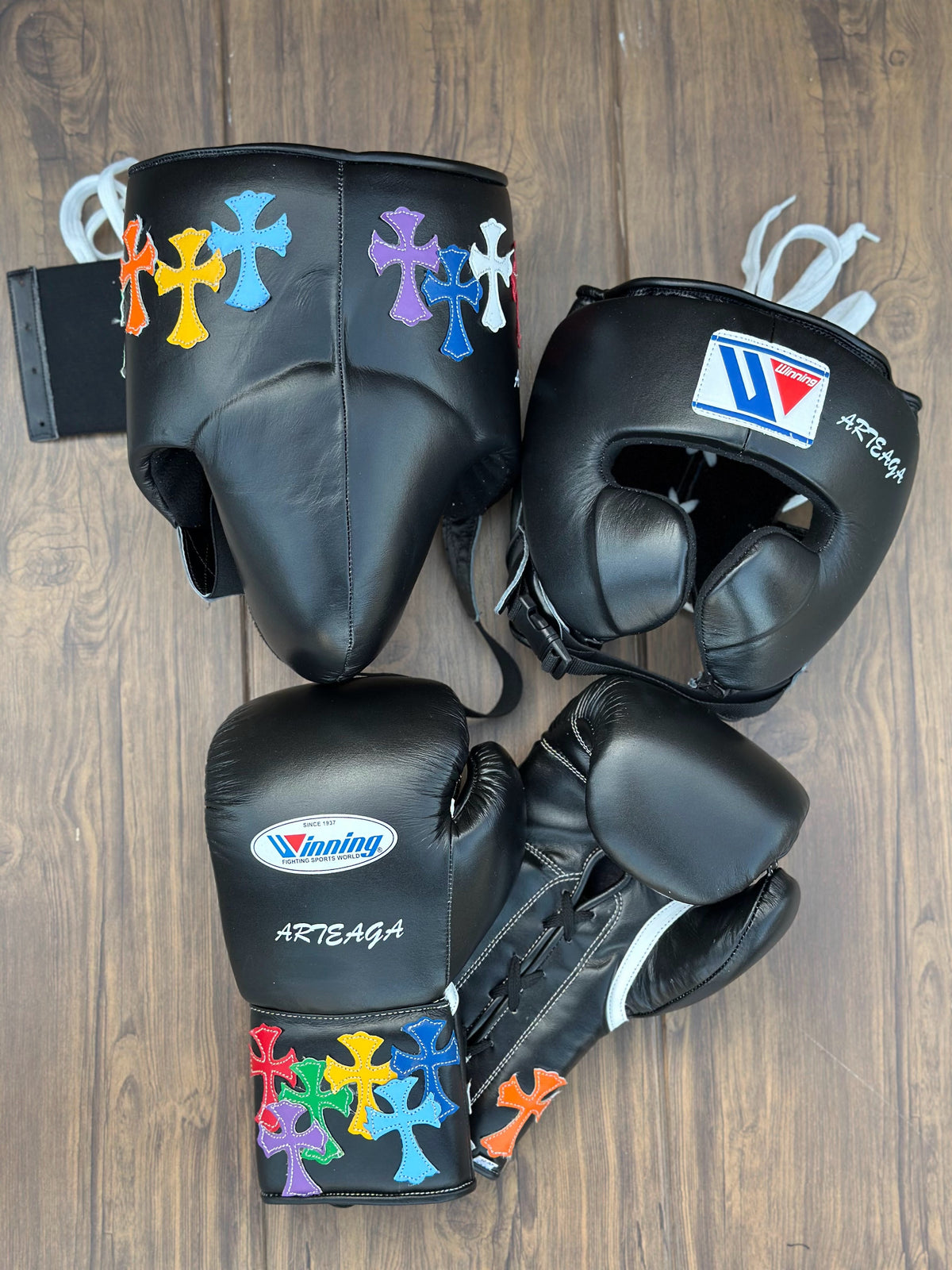 Winning Black Chrome Heart Style Boxing Set Lace-Up Gloves Training Bundle Full View