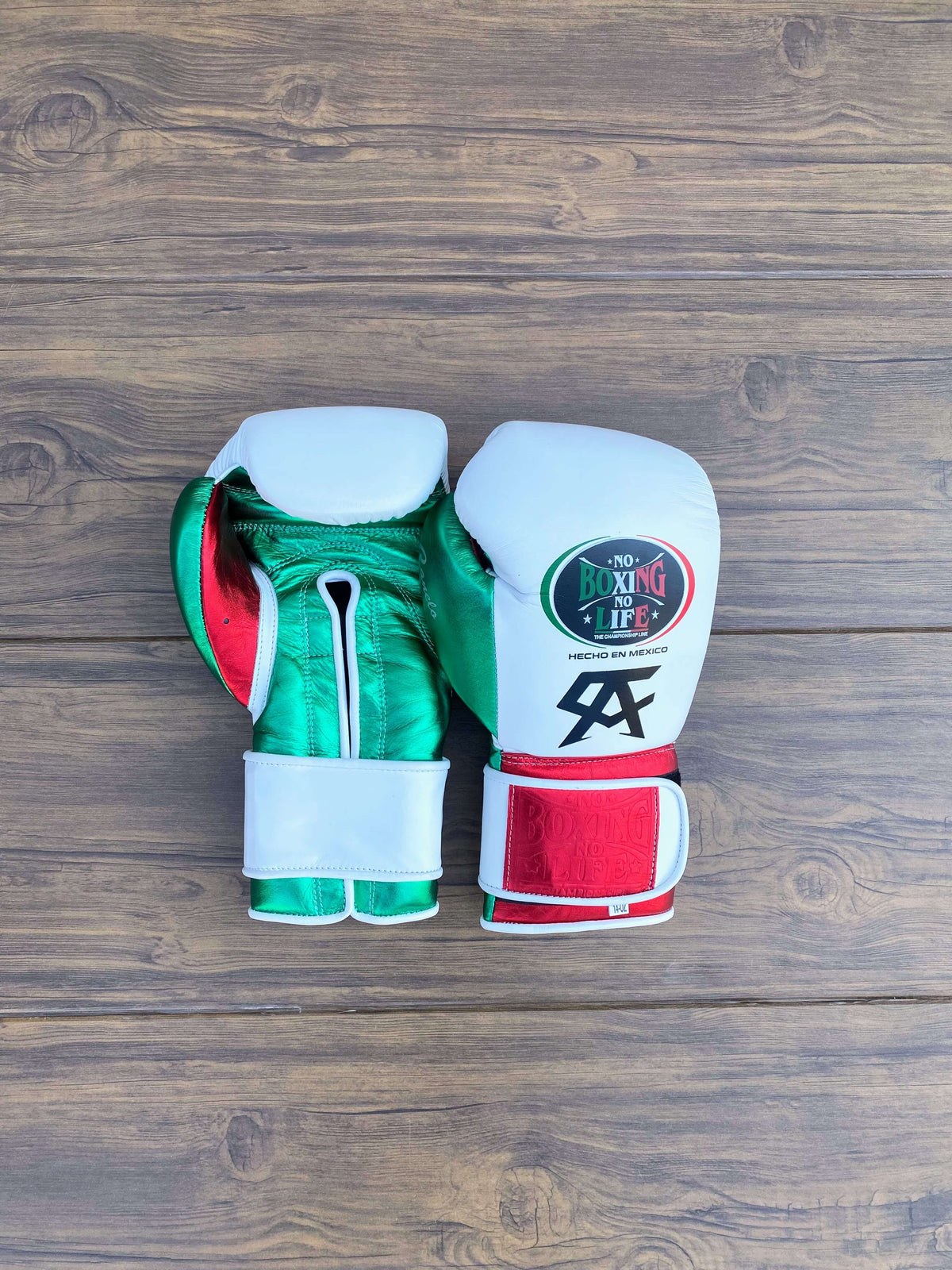 No Boxing No Life Gloves White/Green/Red Curved Leather Gloves for MMA Training