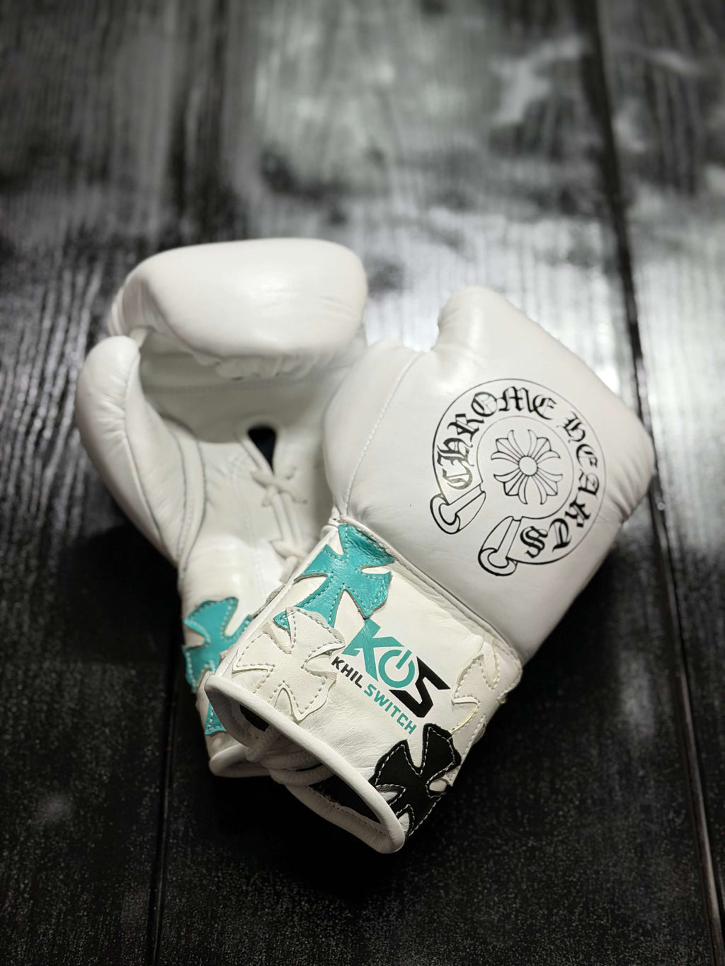 Winning Boxing Gloves White/Black/Teal Chrome Heat Style Leather Gloves for Pad Work