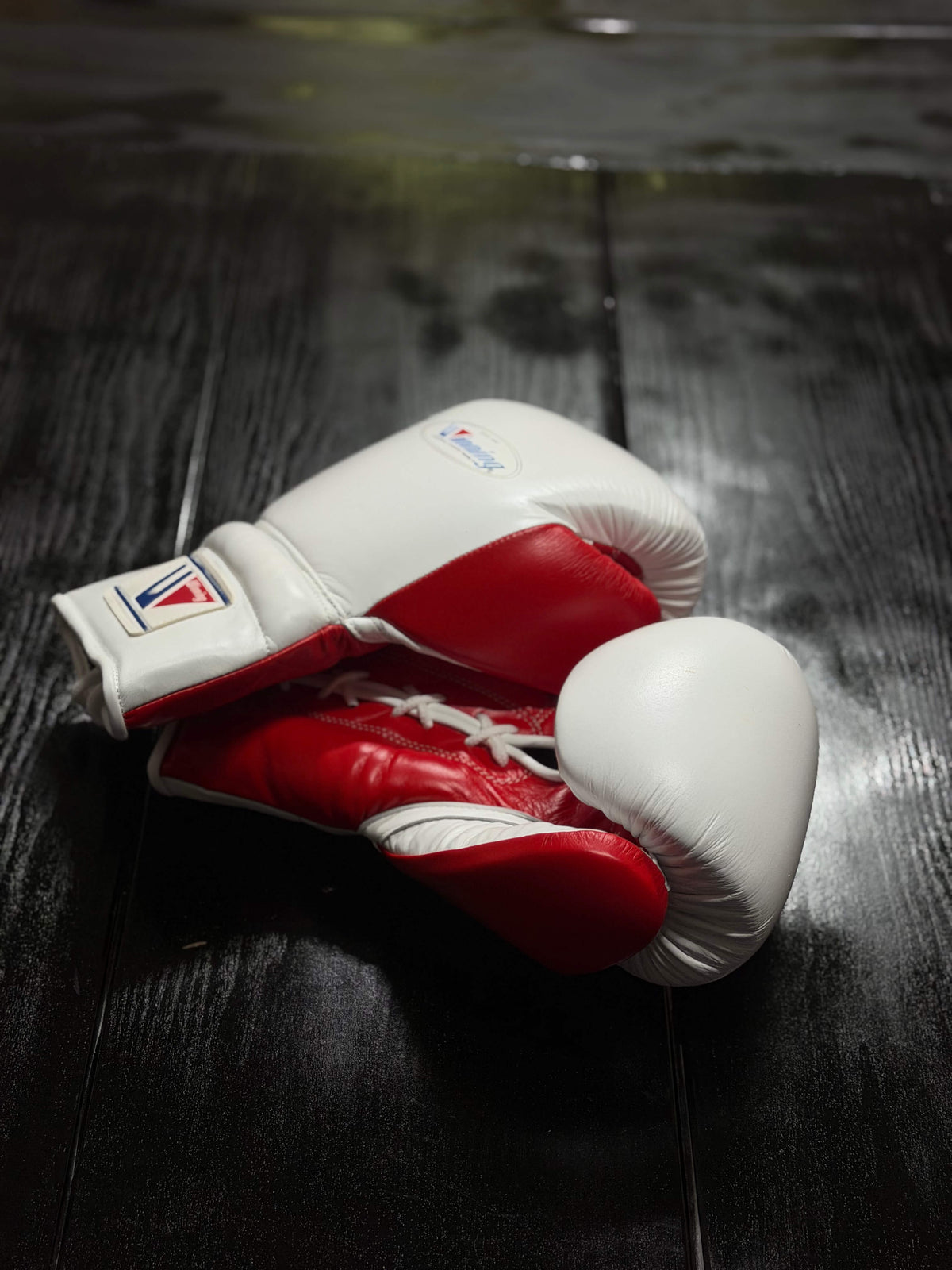 Winning Boxing Gloves White/Red Leather Gloves