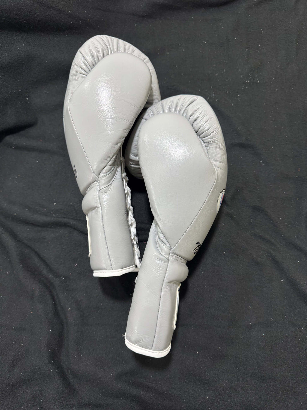 Winning Light-Grey Leather Boxing Gloves Thumb View