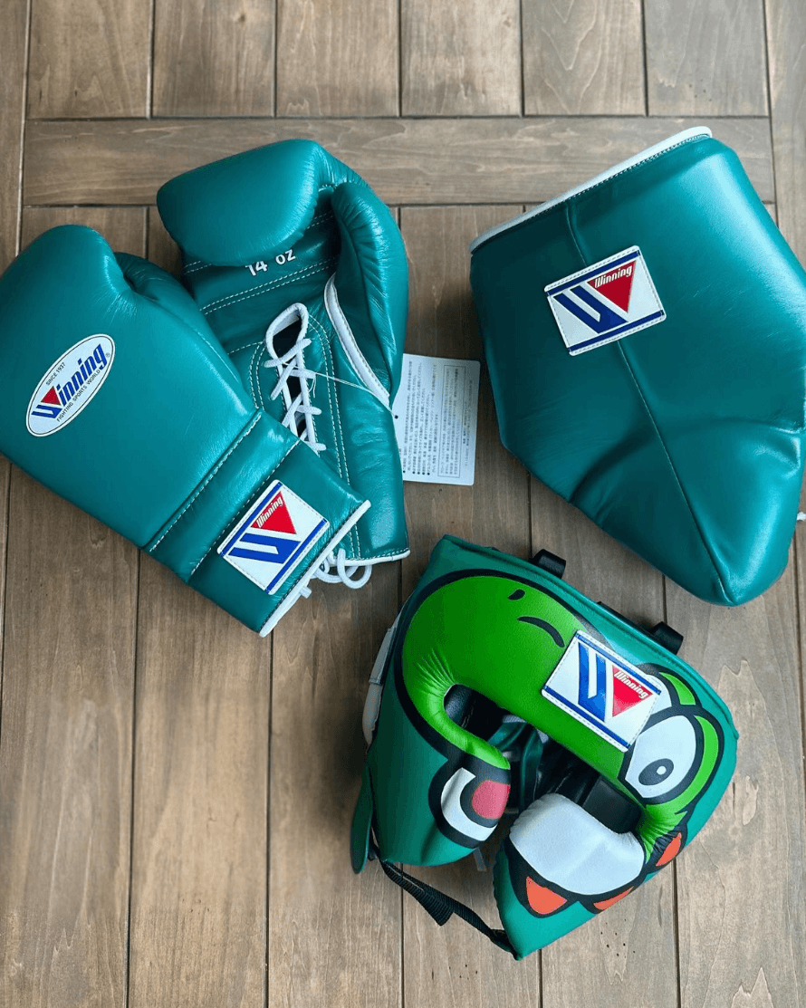 Winning Full Gear Boxing Set Green 14oz Gloves Training Pack