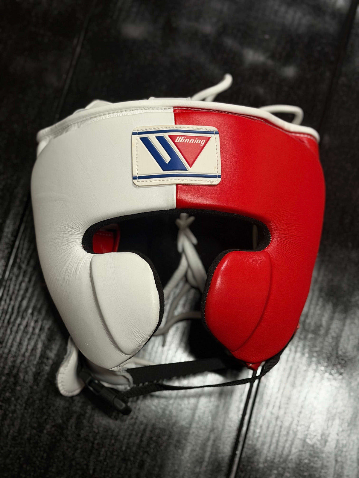 Winning Boxing Sets White/Red Leather Headguard