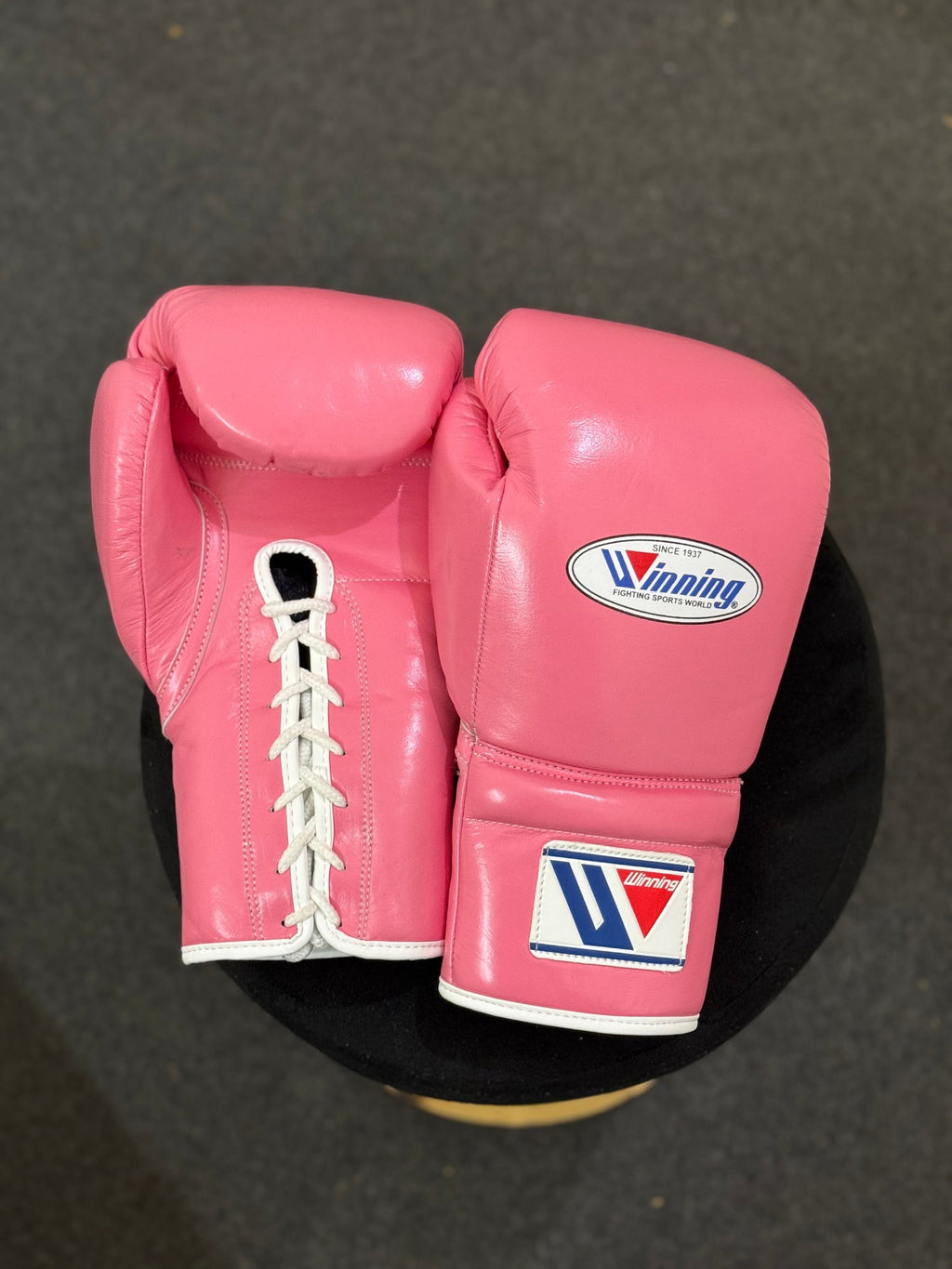 Winning Boxing Gloves Pink Lace Up Leather Gloves for Combat Drills