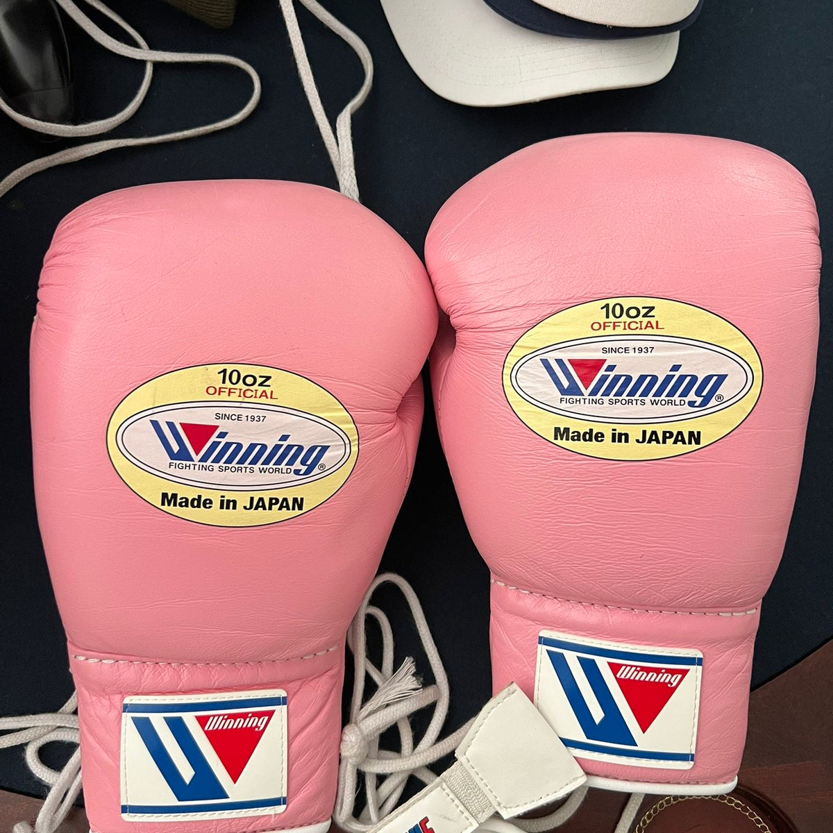 Winning Boxing Gloves Pink/Gold 14oz Leather Training Gloves Back View