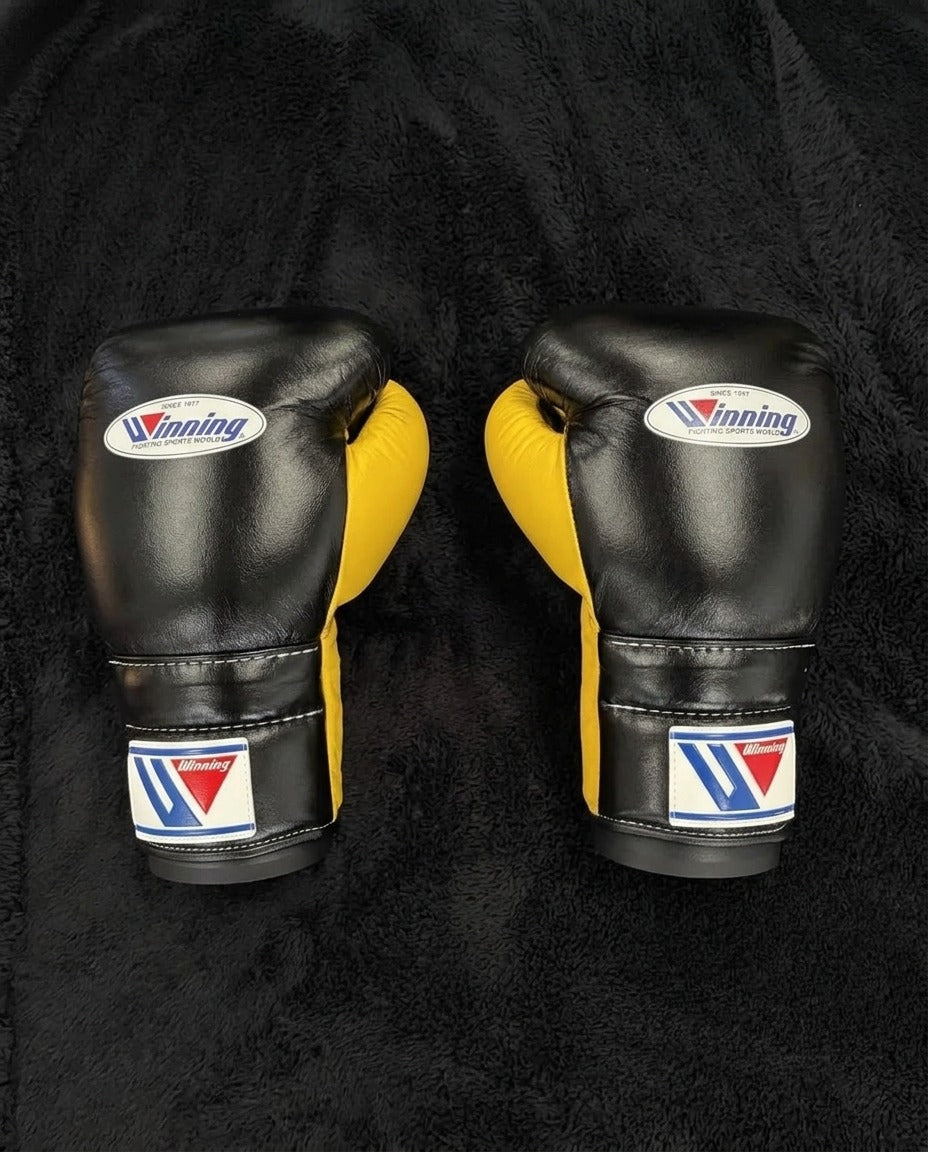 Winning Boxing Set Black/Yellow 14oz Gloves View