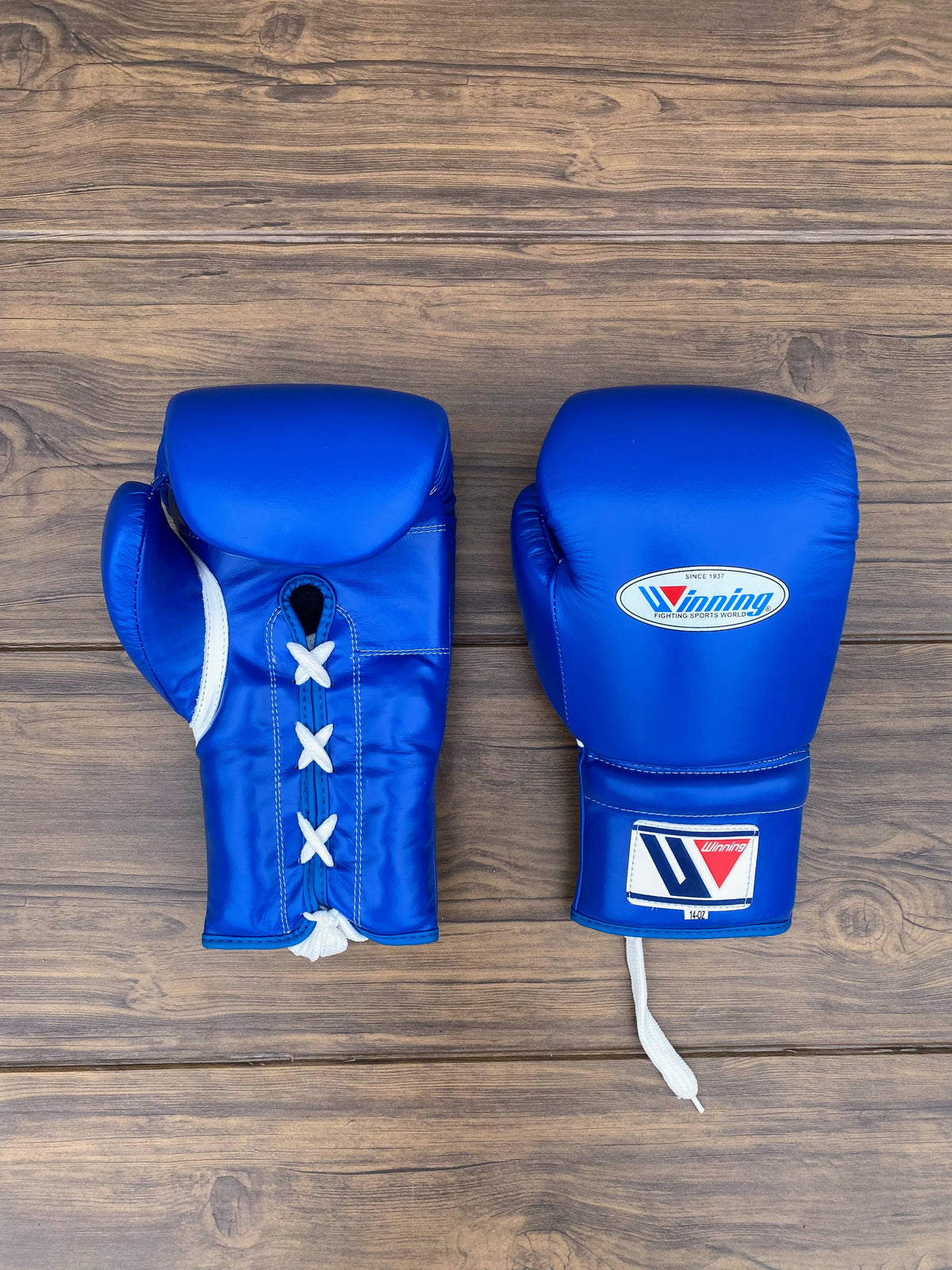 Winning Blue Boxing Set Heavy Duty Gloves View
