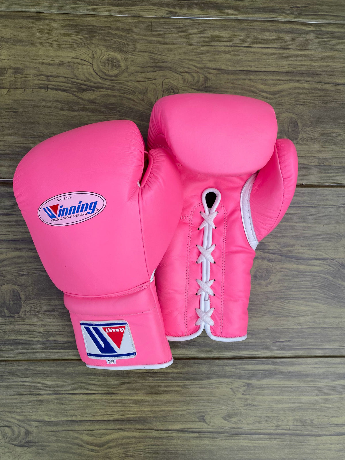 Winning Leather Boxing Set Pink Gloves View